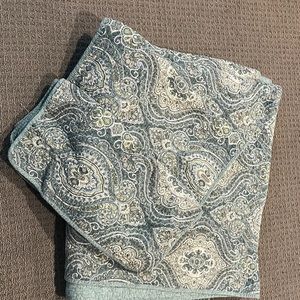 Tommy Bahama Turtle Cove Quilt and shams. Like new.